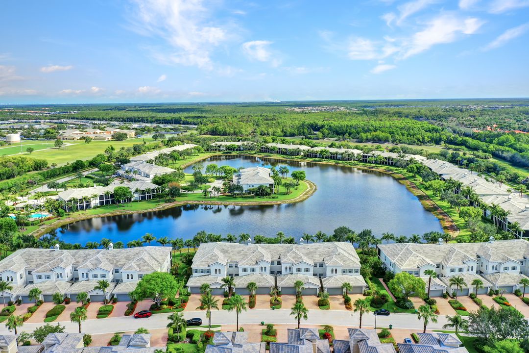 9235 Tesoro Ln #4-202, Naples, FL 34114