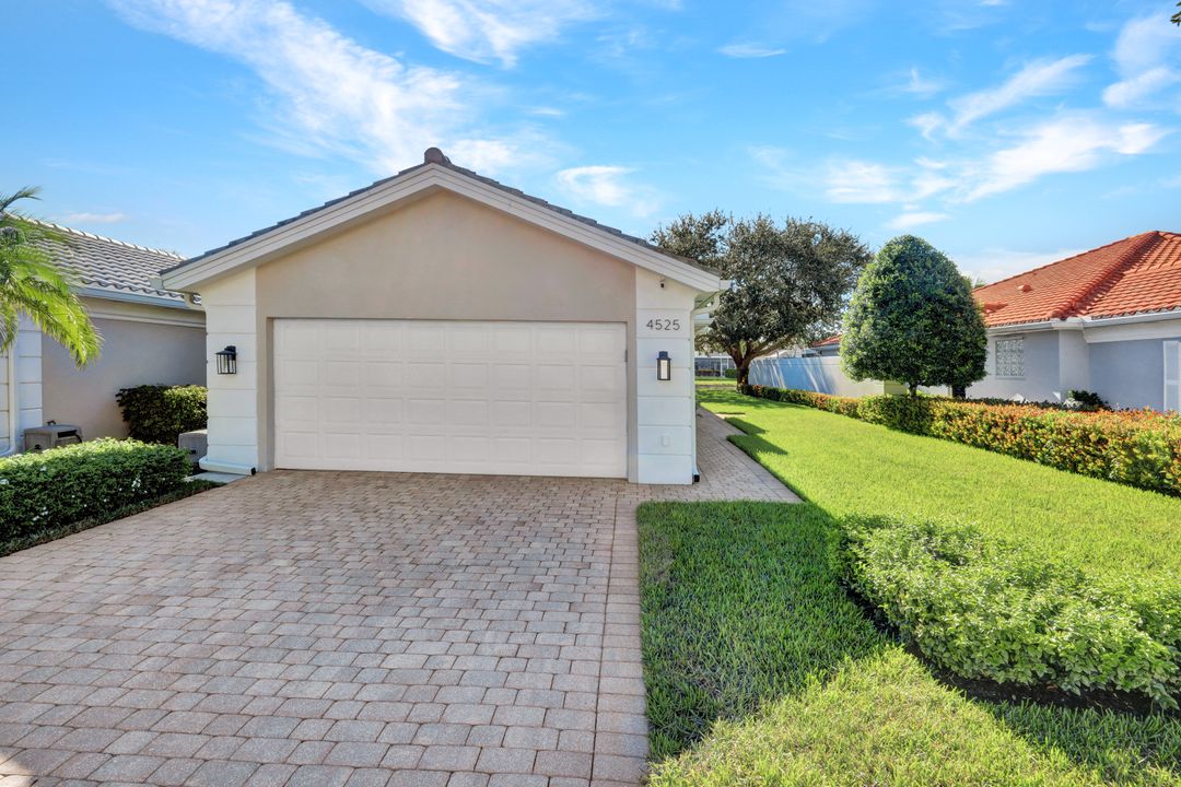 4525 Ossabaw Way, Naples, FL 34119