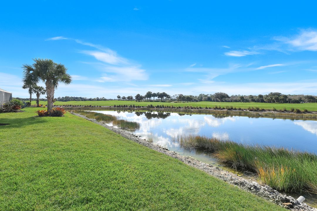 9428 Sanderling Ct, Naples, FL 34120