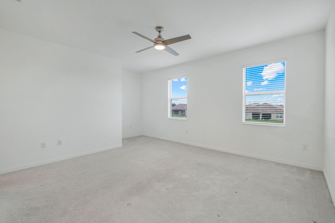 2858 Blossom Wy, Naples, FL 34120