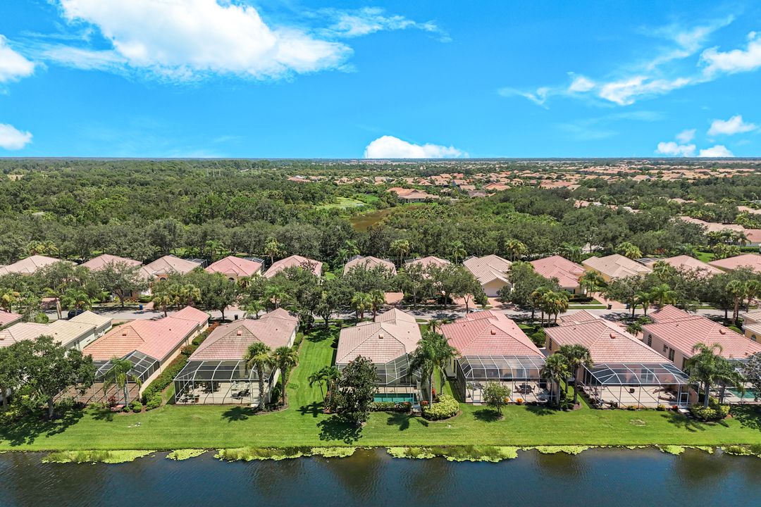 5848 Ferrara Dr, Sarasota, FL 34238