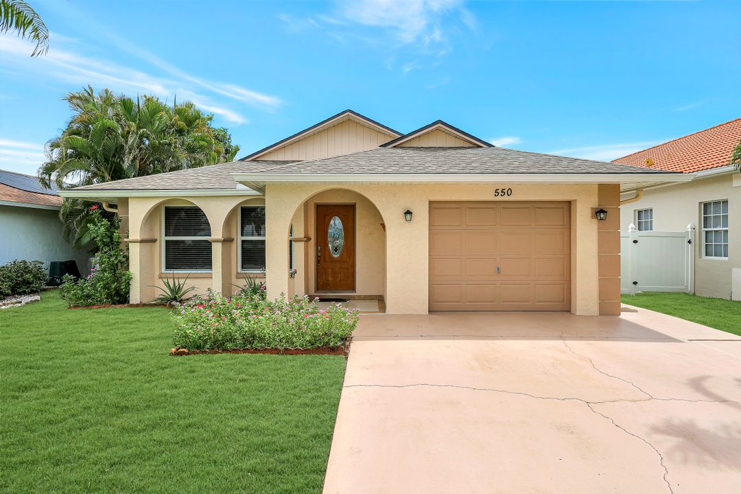 550 94th Ave N, Naples, FL 34108