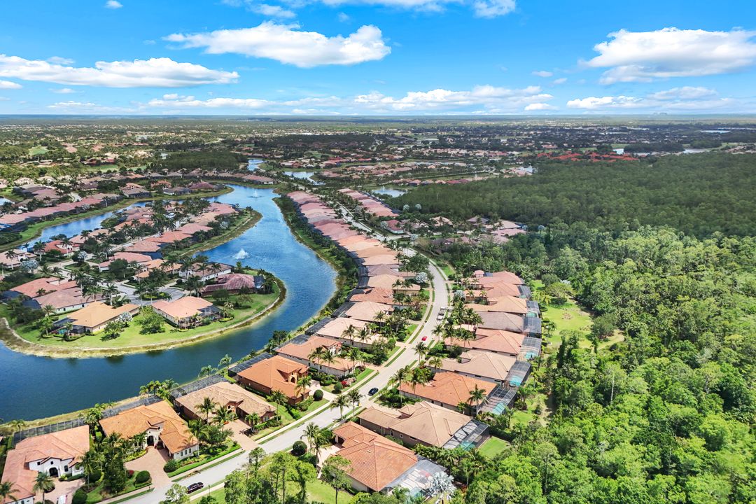 6477 Costa Cir, Naples, FL 34113