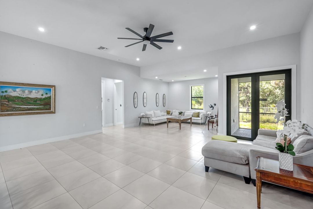 2682 4th Ave SE, Naples, FL 34117