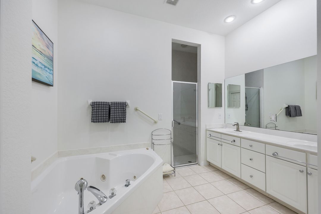 1818 Leamington Ln, Naples, FL 34109
