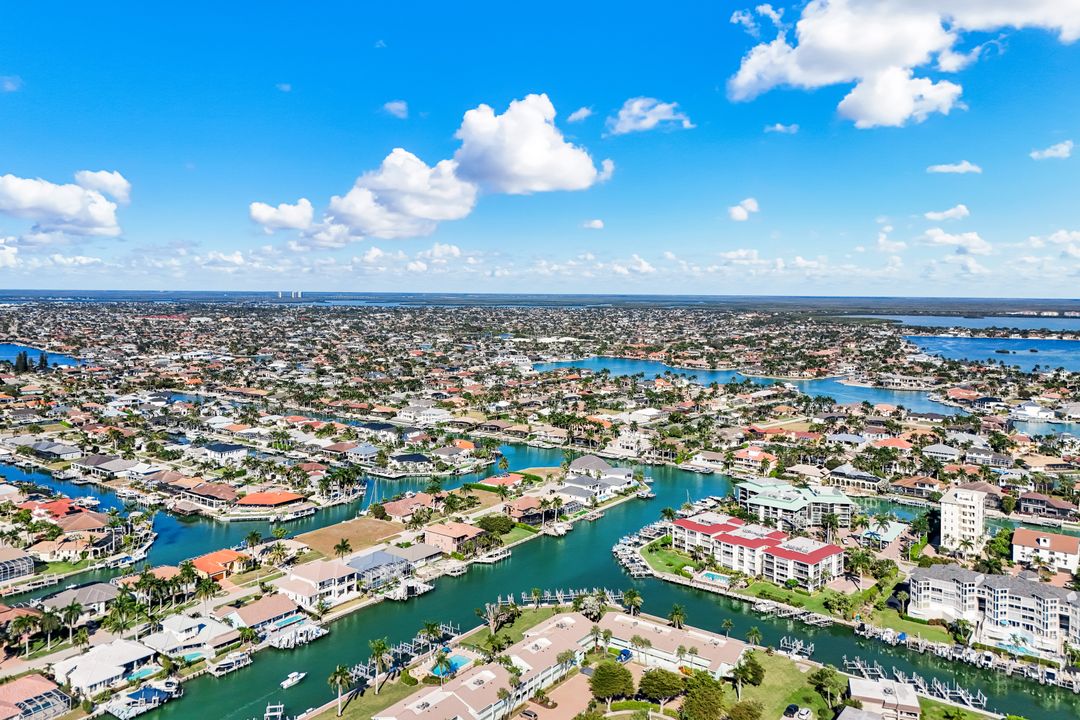 888 Banyan Ct, Marco Island, FL 34145