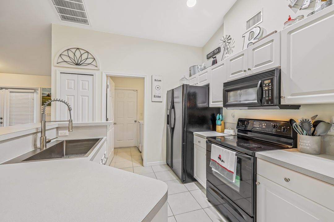 2217 SW 3rd Pl, Cape Coral, FL 33991