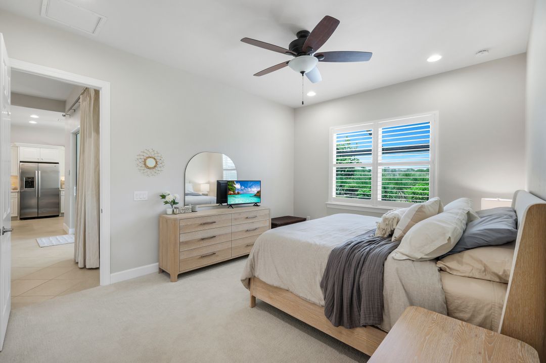 9263 Fieldstone Ln, Naples, FL 34120