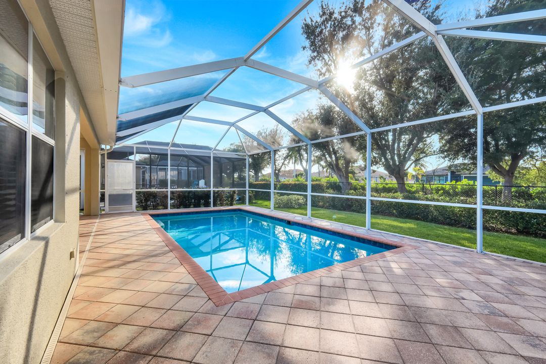 2730 Brightside Ct, Cape Coral, FL 33991