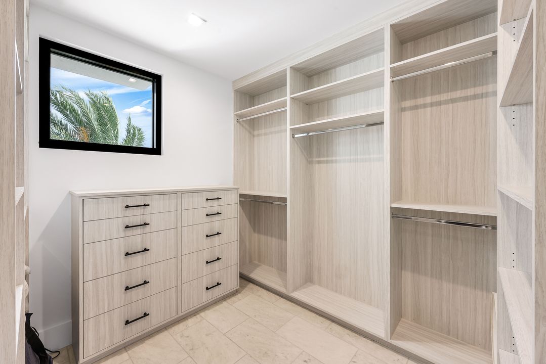 348 Seagull Ave, Naples, FL 34108