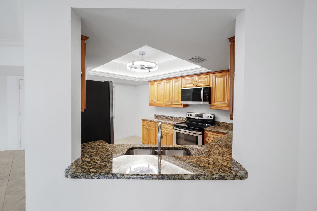 2731 Citrus Lake Dr #G101, Naples, FL 34109