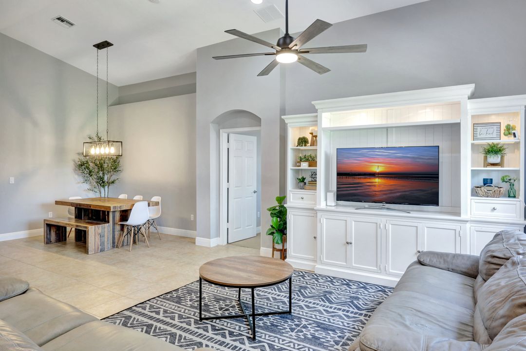 1574 Double Eagle Trail, Naples, FL 34120