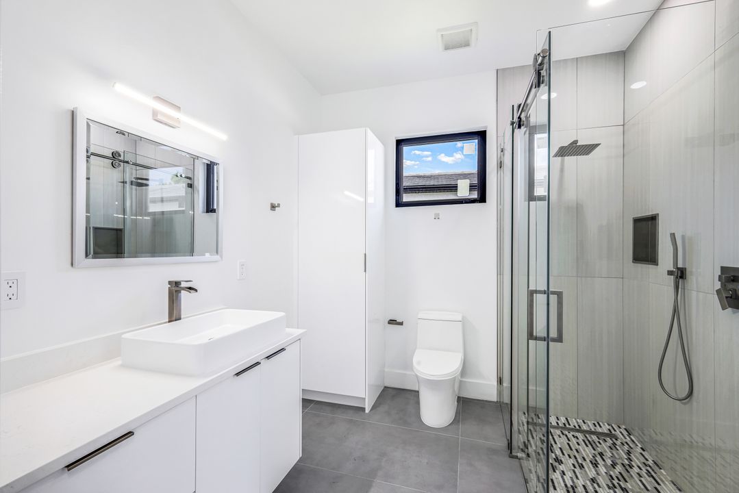 1332 Longwood Dr, Fort Myers, FL 33919