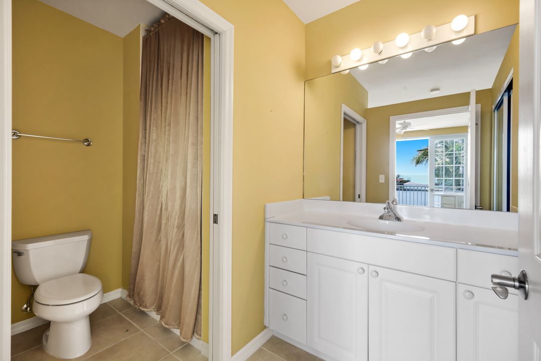 410 Flagship Dr #605, Naples, FL 34108
