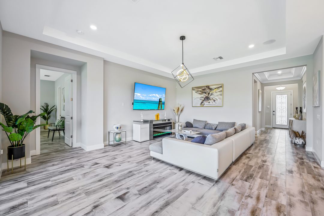 15495 Rio Ponace Ct, Naples, FL 34114