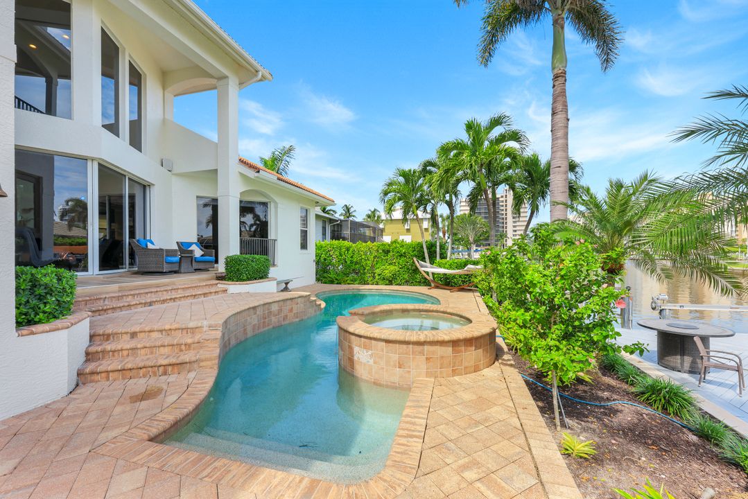 155 Heron Ave, Naples, FL 34108