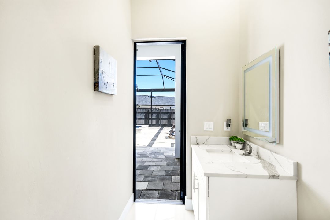 455 SE 17th Ave, Cape Coral, FL 33990