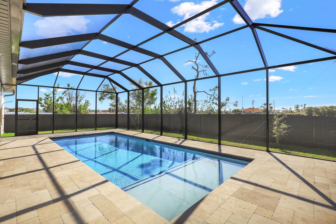 420 SW 31st Pl, Cape Coral, FL 33991