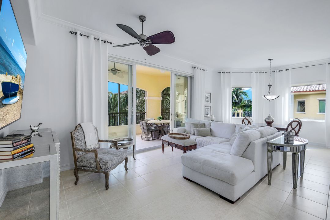 2278 Tiburon Blvd E #406, Naples, FL 34109