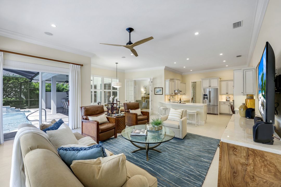 6632 Glen Arbor Way, Naples, FL 34119