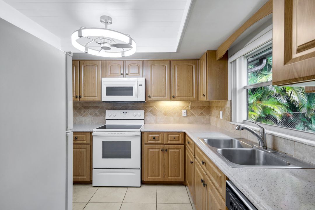 6302 Hofstra Ct W, Fort Myers, FL 33919