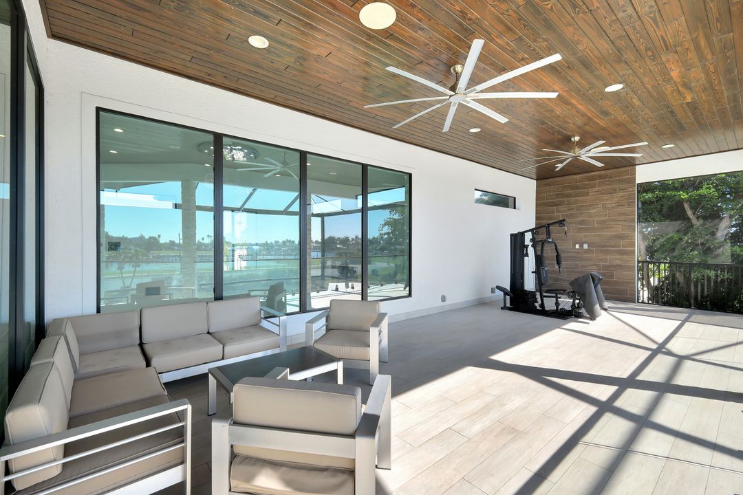 1110 Lenox Ct, Cape Coral, FL 33904