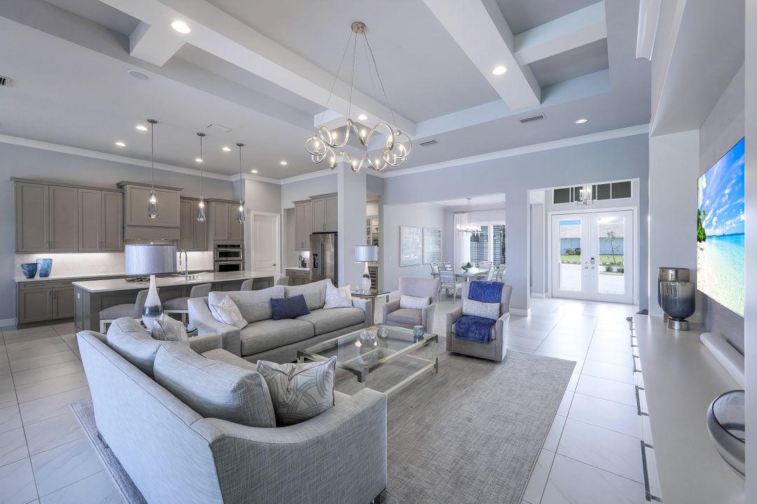 6215 Union Island Wy, Naples, FL 34113