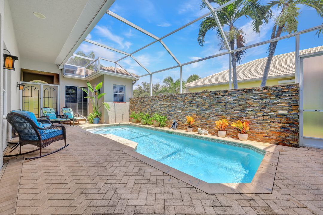 6006 Highwood Park Ln, Naples, FL 34110