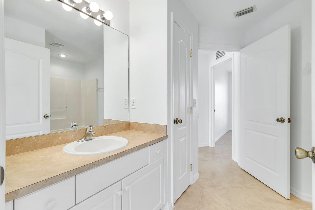 1706 NE 2nd Pl, Cape Coral, FL 33909