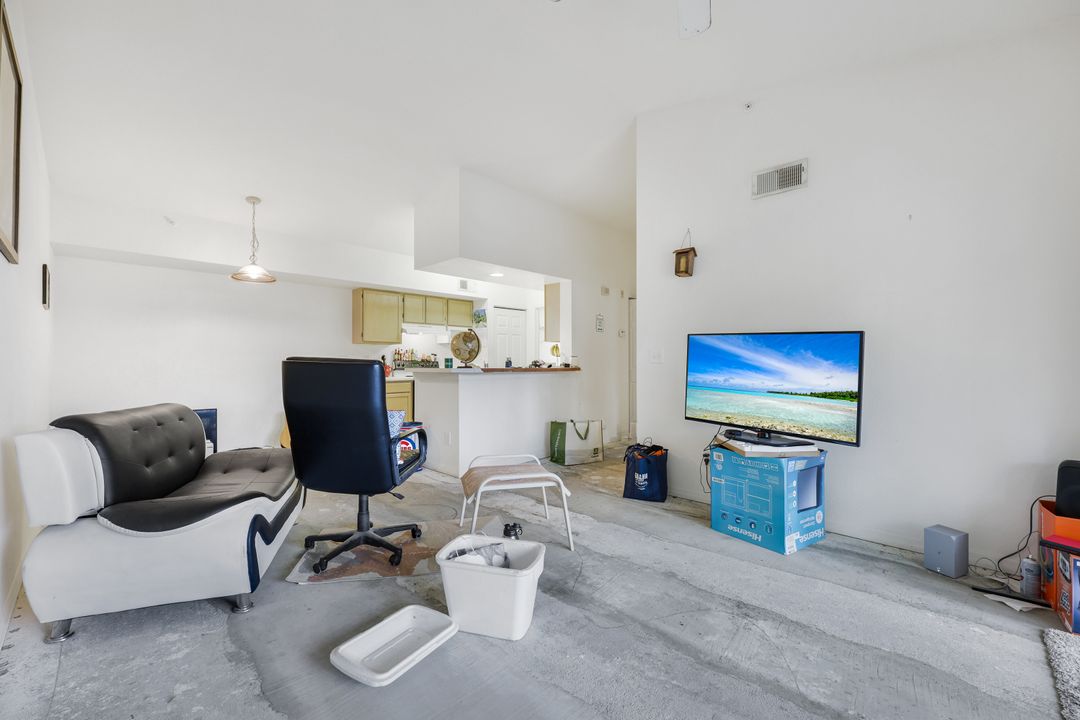 4645 St Croix Ln #1335, Naples, FL 34109