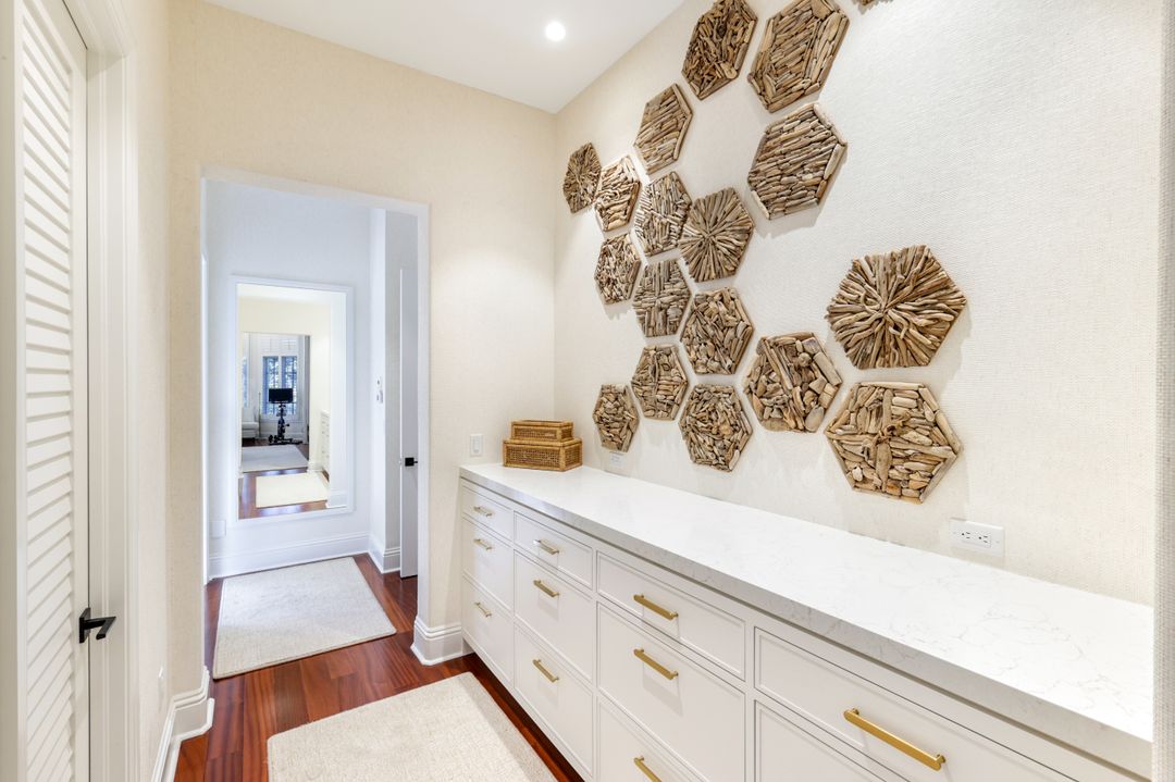 2904 Tiburon Blvd E, Naples, FL 34109