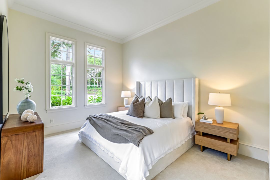 2861 Capistrano Way, Naples, FL 34105