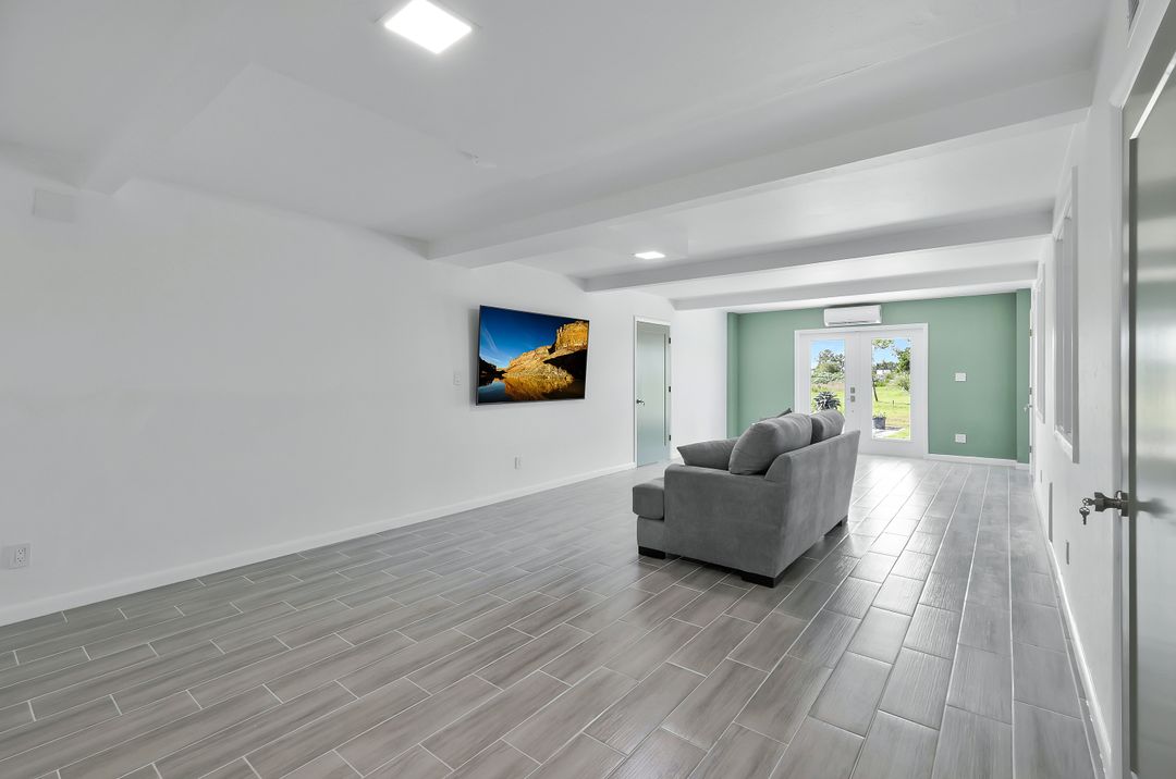 4044 62nd Ave NE, Naples, FL 34120