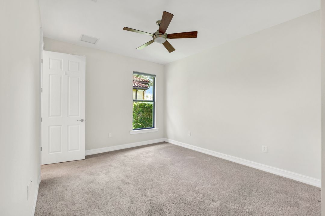 1621 Songbird Ct, Naples, FL 34120