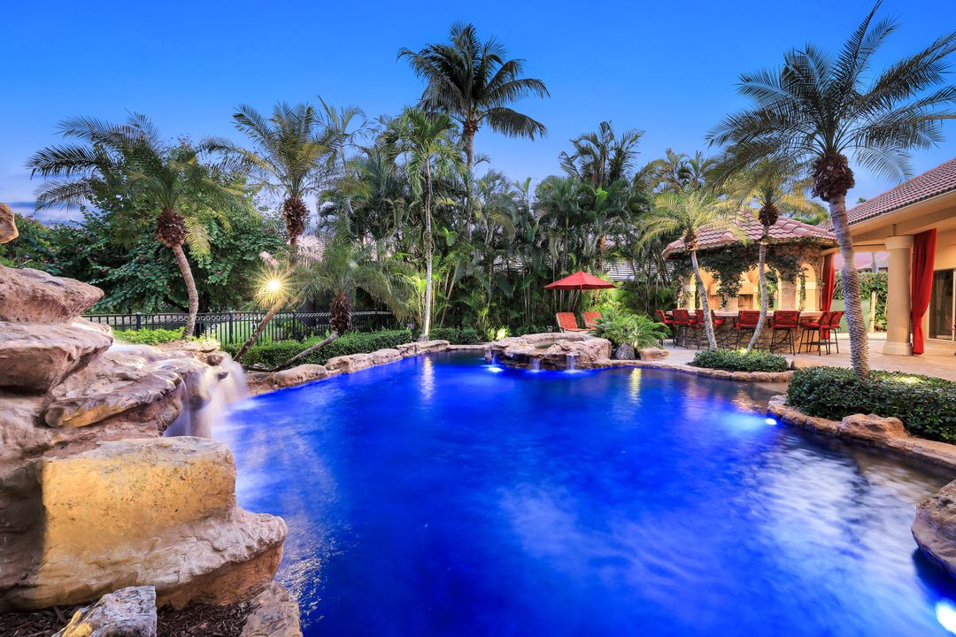 2350 Cheshire Ln, Naples, FL 34109