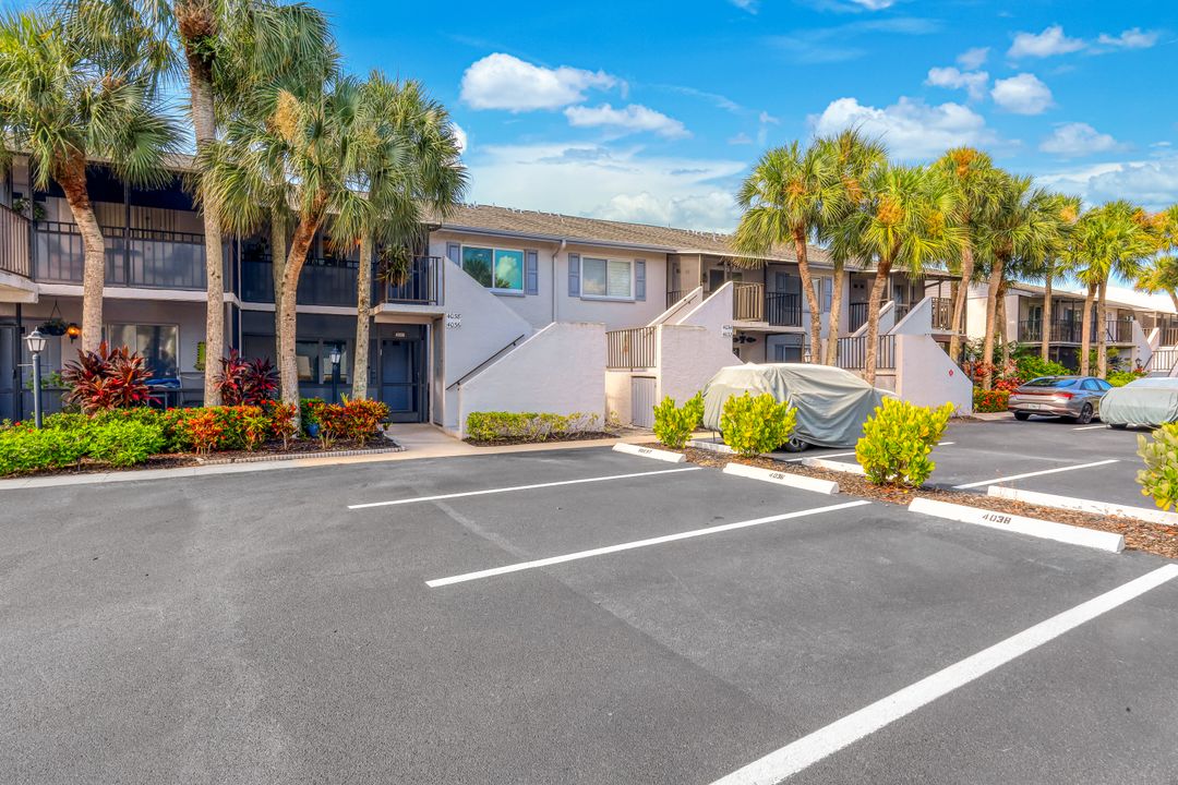 4038 Northlight Dr #1506, Naples, FL 34112