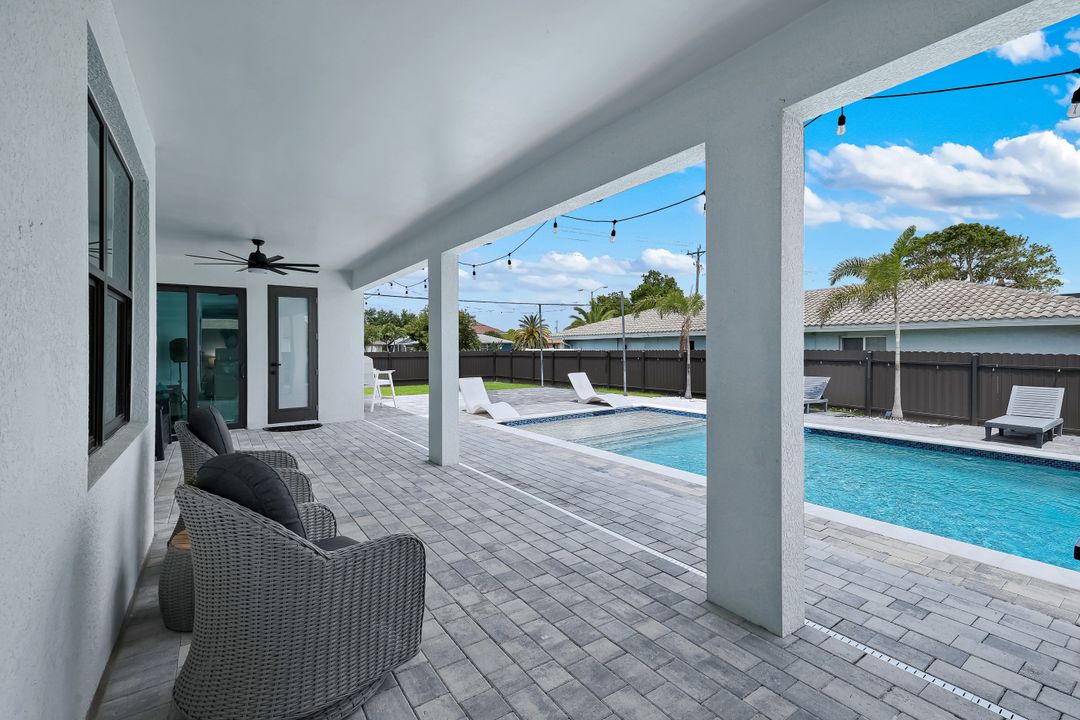 2419 Country Club Blvd, Cape Coral, FL 33990