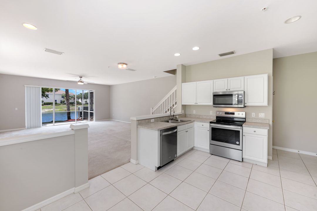 1088 Oxford Ln #48, Naples, FL 34105