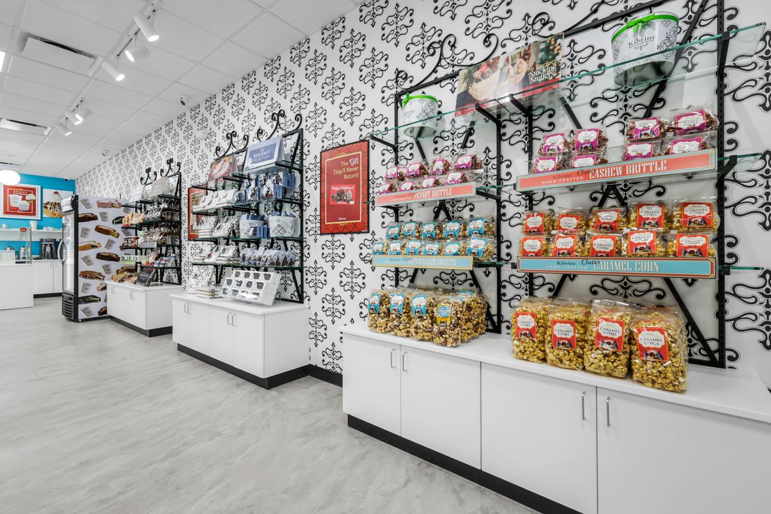 743 5th Ave S, Naples, FL 34102