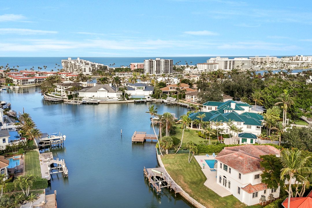 350 Bowline Bend, Naples, FL 34103