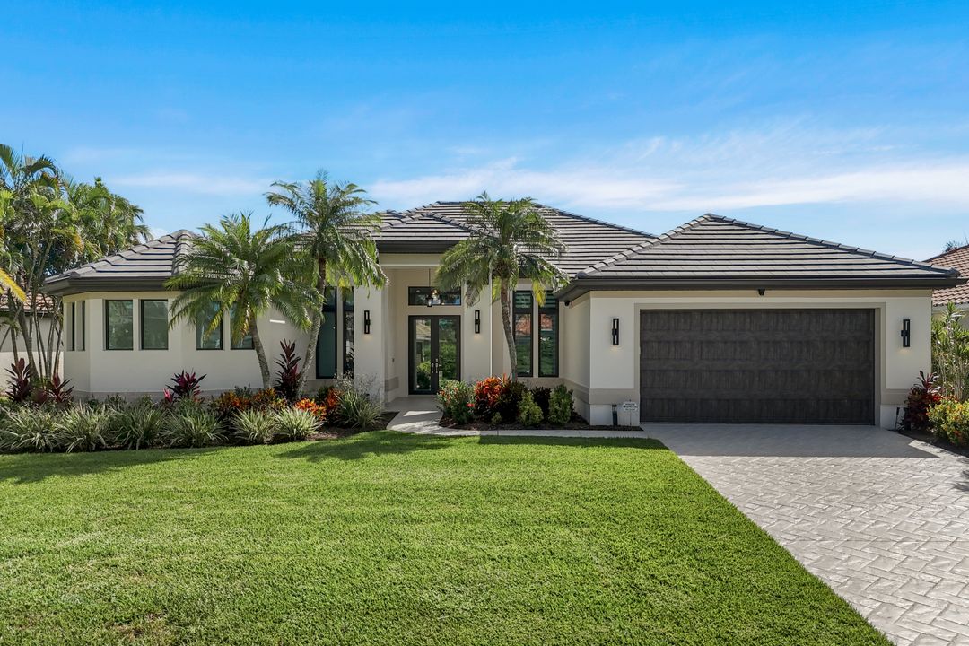 1812 Lagoon Ln, Cape Coral, FL 33914