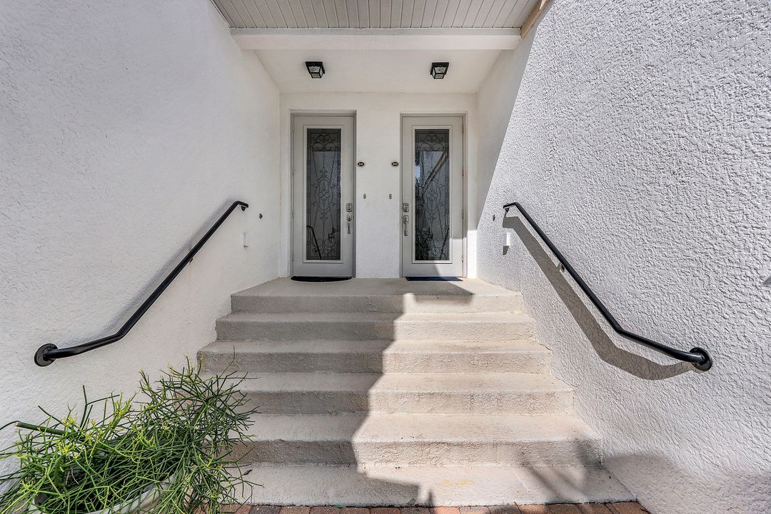 3153 Aviamar Cir #201, Naples, FL 34114