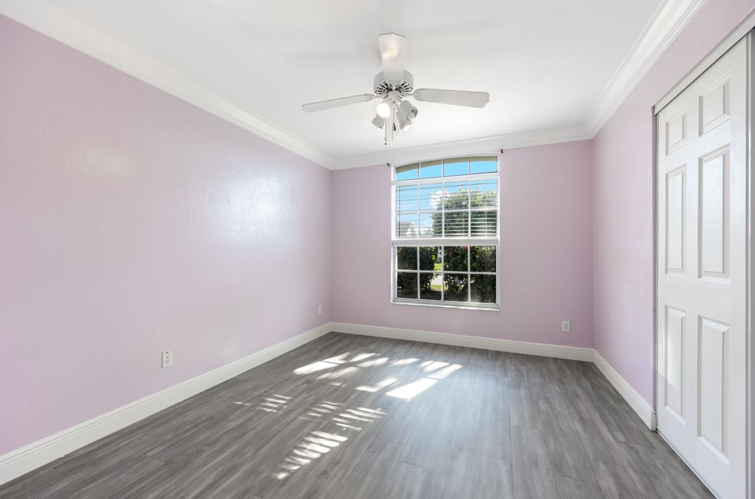 658 Lambton Ln, Naples, FL 34104