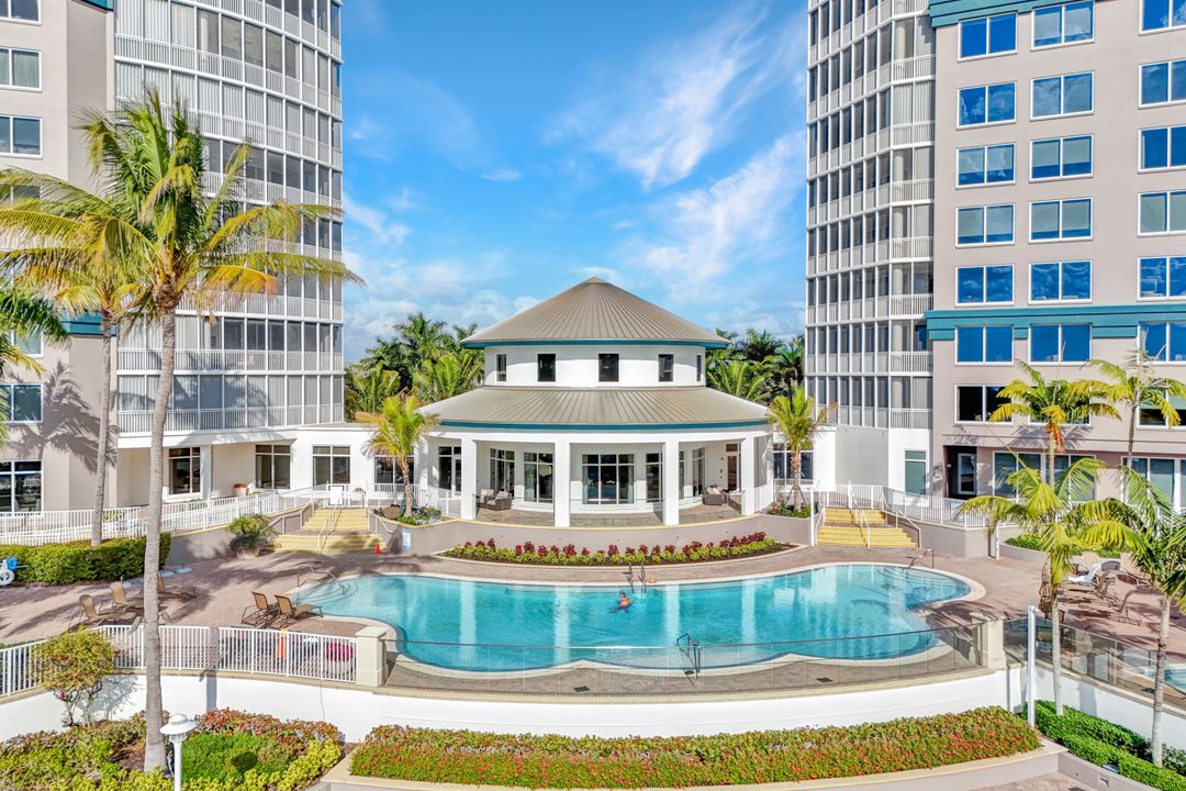 13675 Vanderbilt Dr #210, Naples, FL 34110