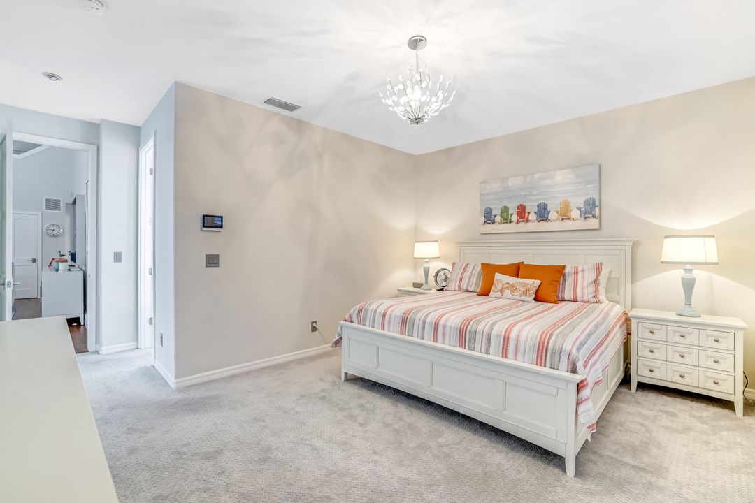 8828 Ventura Way, Naples, FL 34109