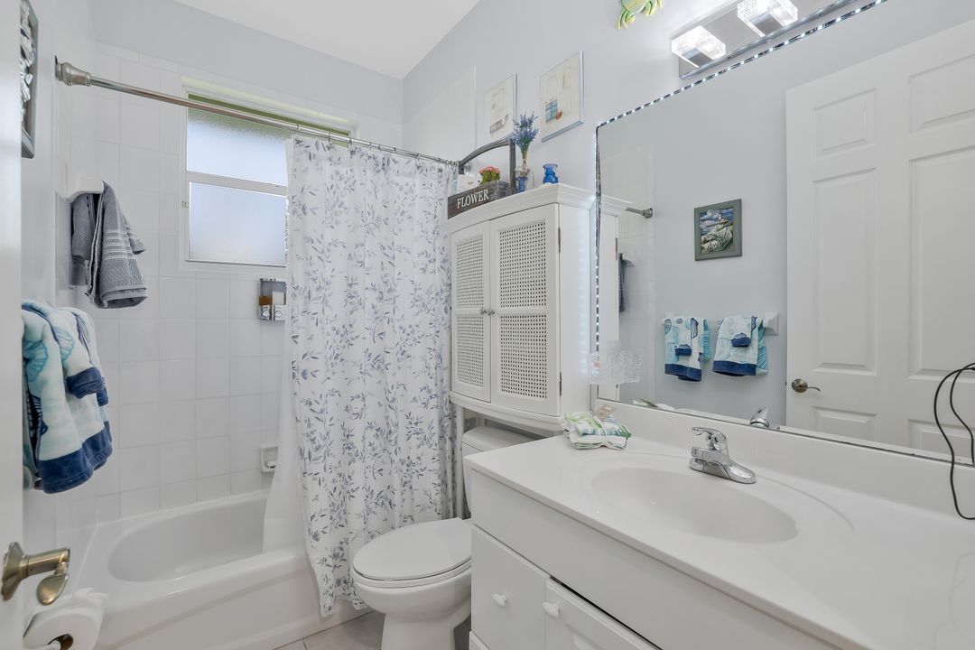 186 Muirfield Cir, Naples, FL 34113