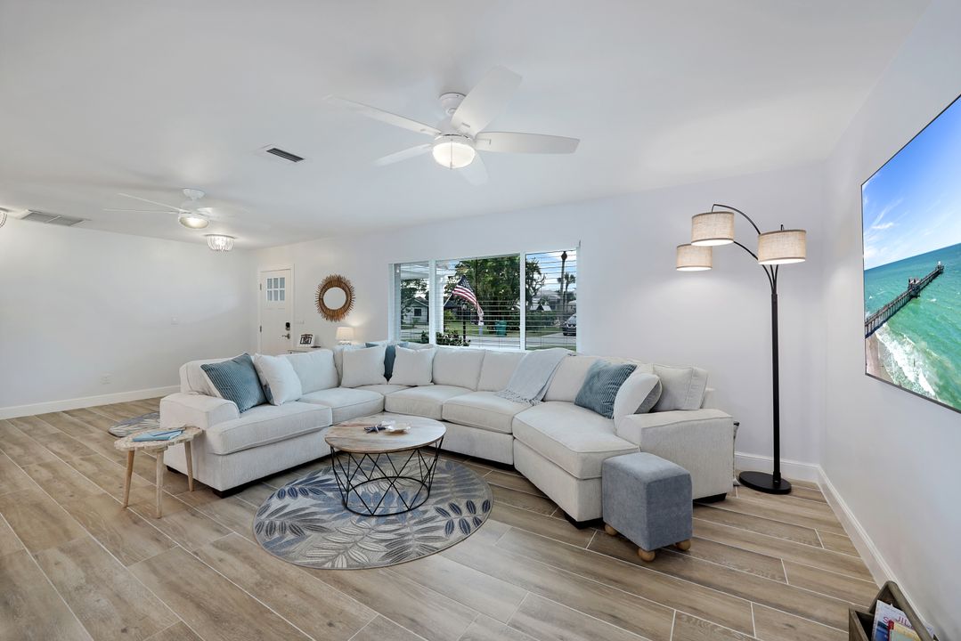 401 Lagoon Ave, Naples, FL 34108