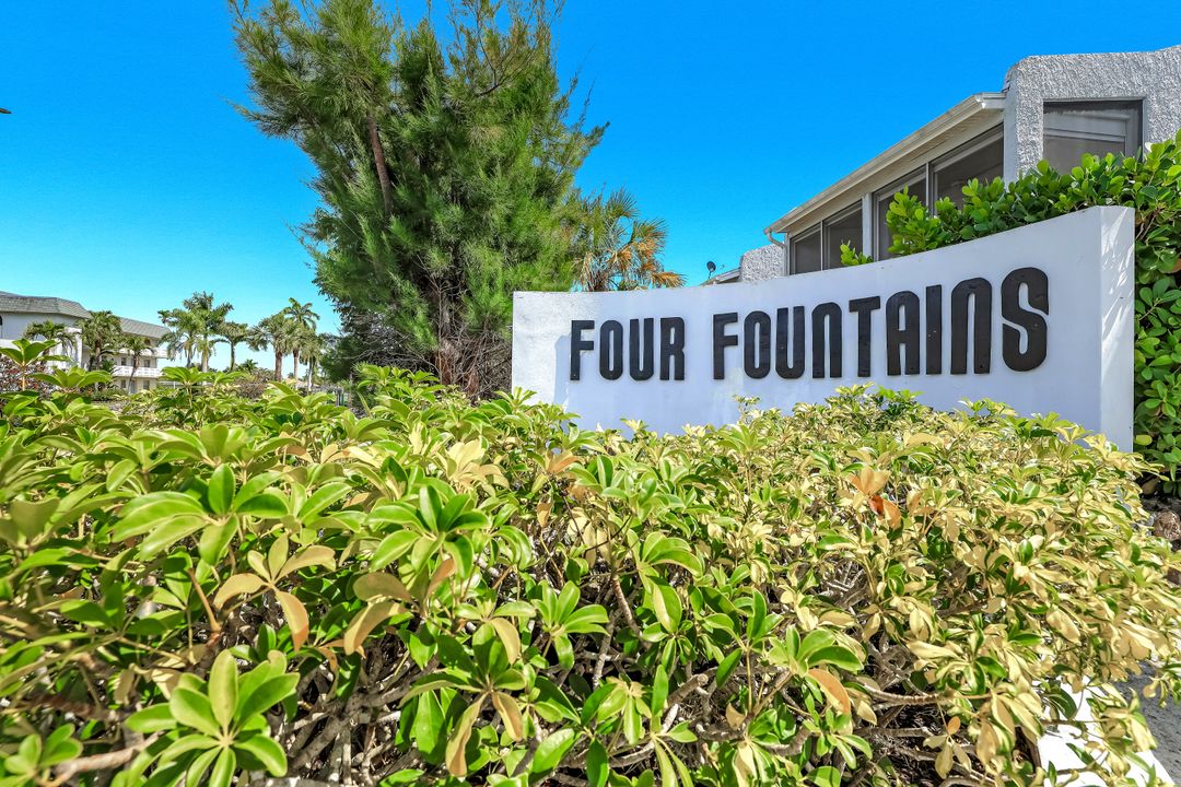 12 Watercolor Cir #12, Naples, FL 34113