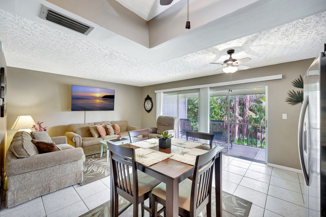 15 Bobolink Ct #15B, Naples, FL 34105