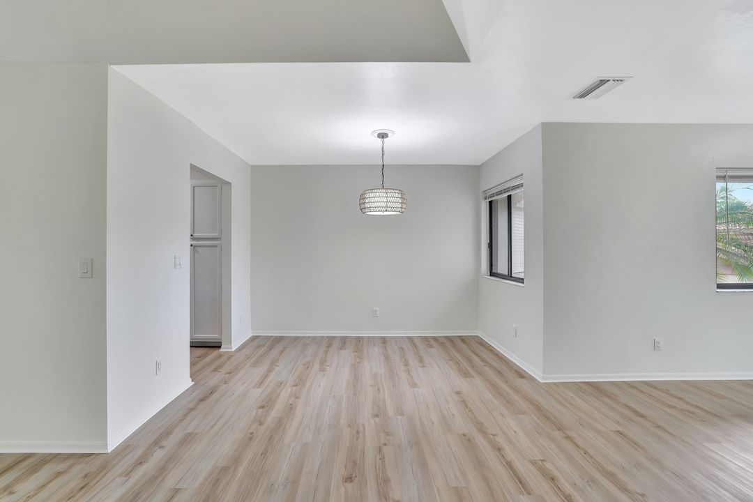 206 Bennington Dr #5, Naples, FL 34104